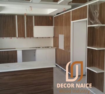 کابینت هایگلاس دکورنایس طرح آرک گردویی سفید